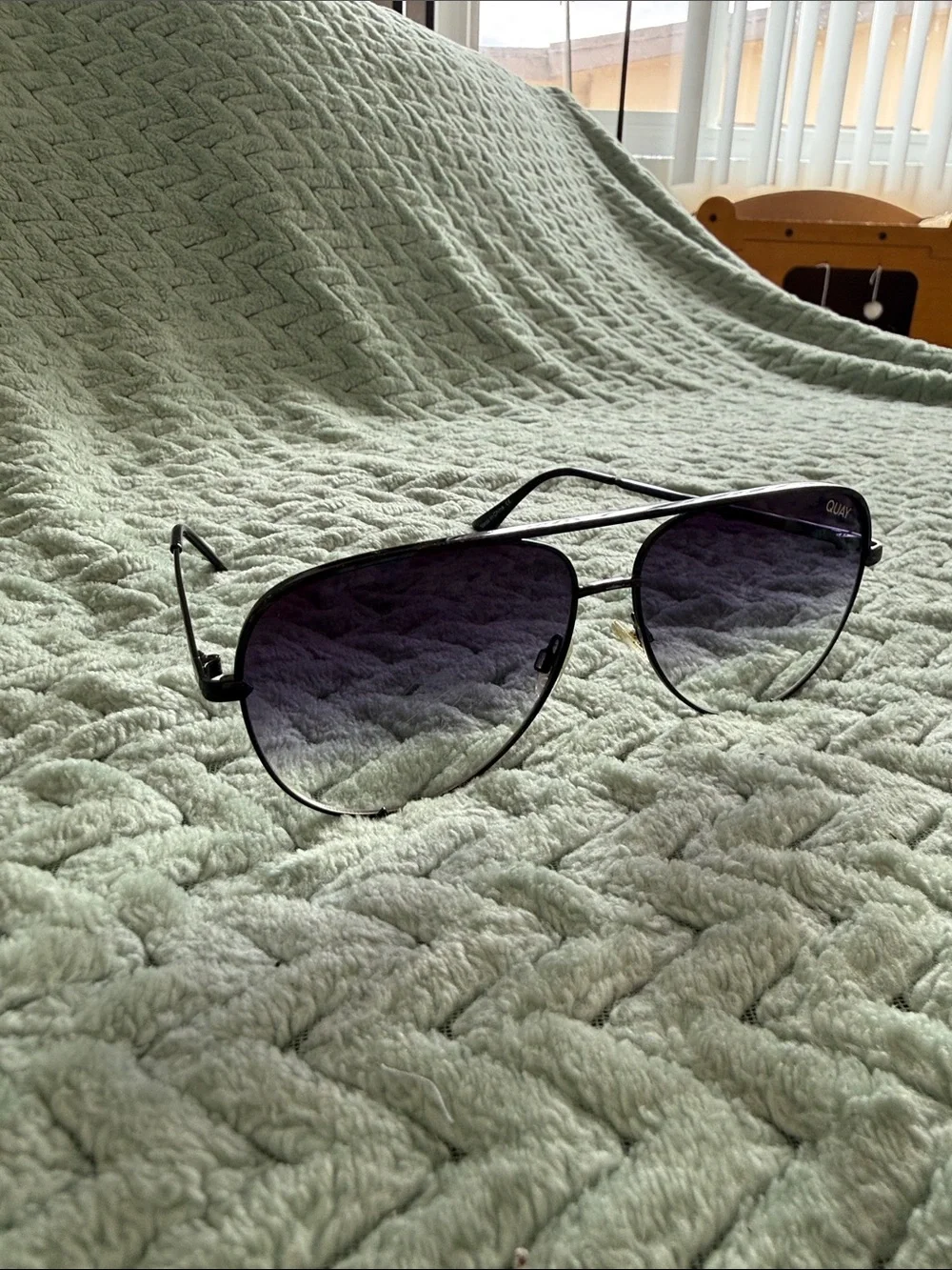 Quay Australia Black Aviator Sunglasses with Gradient Purple Lenses